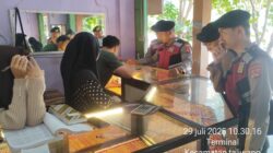 Sat Samapta Polres Sumbawa Barat Gelar Patroli Dialogis di Pasar Tanah Mira, Jaga Kamtibmas Tetap Kondusif