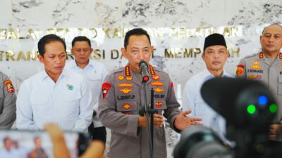 Kapolri Cek Karhutla di Kalbar: Titik Api Turun, Modifikasi Cuaca Berhasil