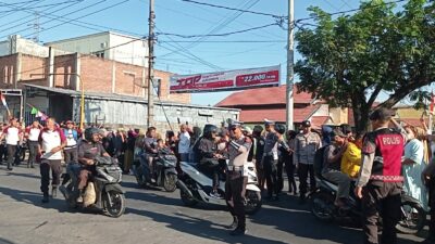 POLRES DOMPU AMANKAN LOMBA GERAK JALAN 45 KM DALAM RANGKA HUT RI KE-80