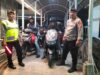 Personel Polsek KP3 Poto Tano Laksanakan Pemantauan Aktivitas Penyeberangan di Pelabuhan Poto Tano