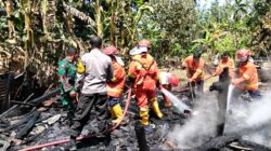 Respon Cepat Polsek Asakota Bersama Warga Padamkan Kebakaran Rumah di Ule