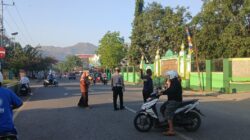 Anggota Lantas Polsek Rasanae Barat Laksanakan Rawan Pagi di Depan MTsN 1 Kota Bima