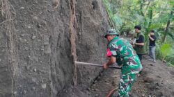 Gotong Royong TNI dan Warga Wujudkan Jalan Impian di Golong