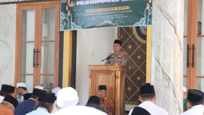 Polres Lombok Barat dan Warga Jembatan Kembar Gelar Maulid Nabi Penuh Kebersamaan