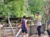 Bhabinkamtibmas Senggigi Dorong Pemanfaatan Lahan Kosong untuk Ketahanan Pangan Warga Dusun Loco