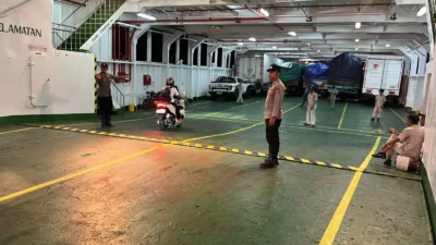 Pengawasan Ketat di Pelabuhan Lembar, Polisi Perketat Dokumen Kendaraan