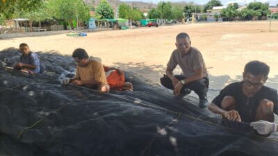 Sat Binmas Polres Bima Kota Laksanakan “Cooling System” dan Himbauan Kamtibmas kepada Nelayan di Kelurahan Dara