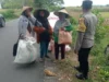 Bhabinkamtibmas Gerung Kawal Panen 3,6 Ton Jagung Warga