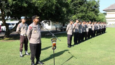 KAPOLRES SUMBAWA BARAT PIMPIN APEL PAGI, TEKANKAN DISIPLIN DAN TANGGUNG JAWAB ANGGOTA