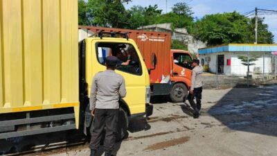 Jamin Kamtibmas, Kapolsek Pimpin Pemeriksaan Bongkaran Kapal Lembar