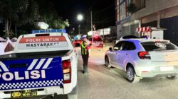 Blue Light Patroli dan Strong Point Malam, Sat Lantas Polres Dompu Jaga Kamseltibcar Lantas