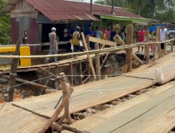 POLDA SUMUT BANGUN JEMBATAN DARURAT DI TAPTENG, PULIHKAN AKSES WARGA DAN JALINSUM