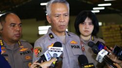 Slog Polri Percepat Distribusi Bantuan ke Tiga Provinsi Terdampak Bencana Melalui Jalur Udara dan Laut