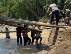 PEMBANGUNAN JEMBATAN DARURAT DI SALAREH AIA, POLRES AGAM PERCEPAT PEMULIHAN AKSES WARGA