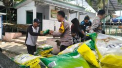 Bhabinkamtibmas Polres Bima Kota Bantu Pendistribusian Bazar Pangan Murah di Kelurahan Sadia