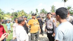 Kapolda Aceh “Menerobos” Lumpur dan Banjir tiba di Tamiang, pastikan penanganan banjir berjalan cepat dan terkoordinasi.