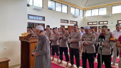 Binrohtal Personel Polres Bima Kota, Laksanakan Salat Gaib untuk Korban Banjir