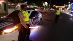 Blue Light Patrol Sat Lantas Polres Bima Kota Sampaikan Imbauan Keselamatan Dan Tertib Berlalu Lintas
