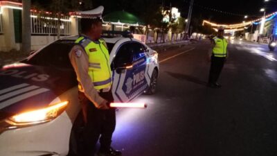 Blue Light Patrol Sat Lantas Polres Bima Kota Sampaikan Imbauan Keselamatan Dan Tertib Berlalu Lintas