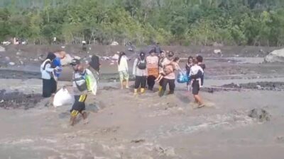 Polri Terus Evakuasi Warga dan Mengamankan Harta Benda di Candipuro: Bergerak Cepat Selamatkan Masyarakat