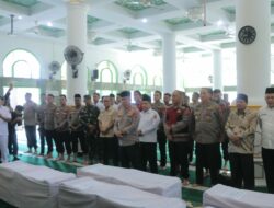 Kapolda Sumbar Pimpin Pemakaman Massal Korban Bencana Palembayan, 253 Orang Meninggal Dunia