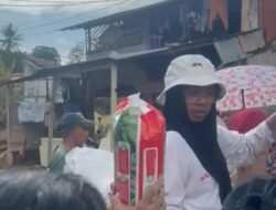 Polri Salurkan Bantuan Sembako untuk Warga Terdampak Banjir Bandang di Gurun Laweh