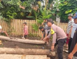 Antisipasi Banjir, Bhabinkamtibmas Polsek Bolo Melaksanakan Gotong Royong Bersama TNI dan Warga Binaan