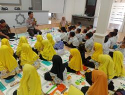 Bhabinkamtibmas Desa Lampok Hadiri Kelas Inspirasi, Tanamkan Pemahaman Tugas Polisi Sejak Dini