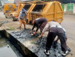 Cegah Banjir dan Edukasi Warga Jaga Kebersihan, Polsek Belo Menggelar Bakti Sosial Bersihkan Sampah dan Saluran Air