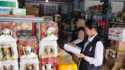 Jelang Ramadan 1447 H, BBPOM Mataram dan Perindag Lombok Tengah Perketat Pengawasan Pangan di Selong Belanak