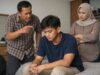 10 Ciri Tumbuh dengan Strict Parents, Nomor 5 Jarang Disadari!