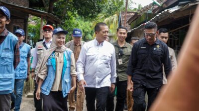 Temui Warga Talabiu, Gubernur Iqbal Soroti Kesehatan Jalan Rusak hingga Penghijauan Bima